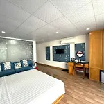 Khách sạn và Spa Holiday Suites