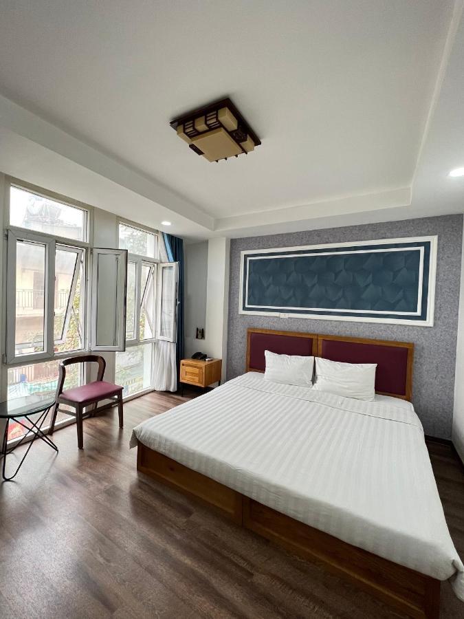 Khách sạn Và 3*