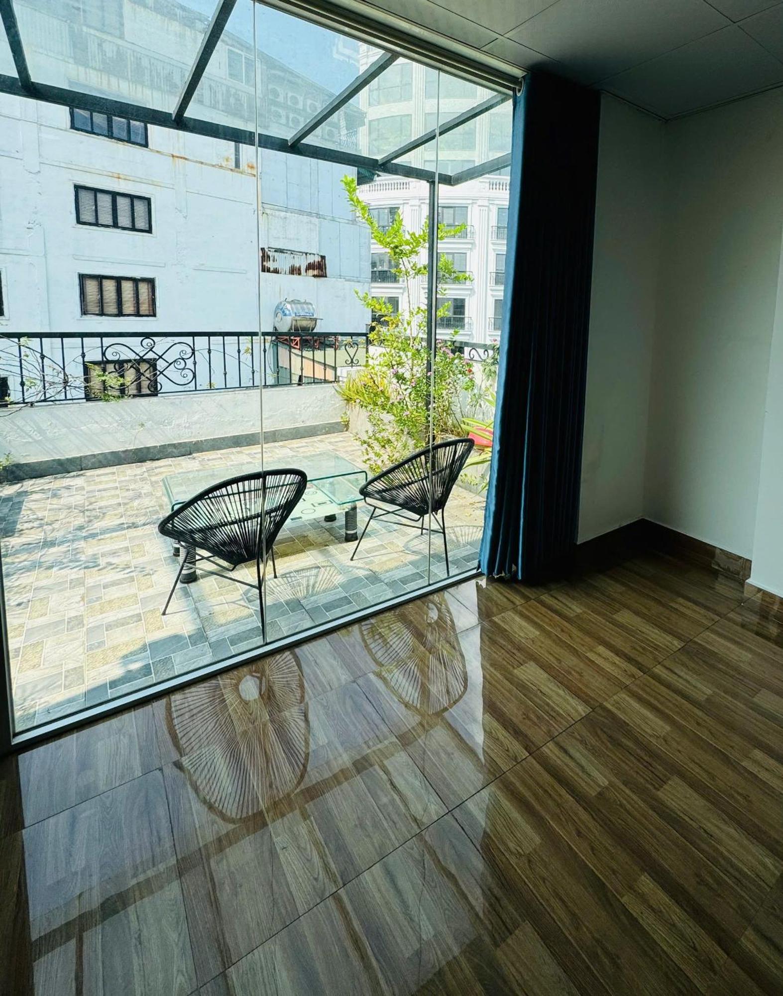 Và Khách sạn Hà Nội