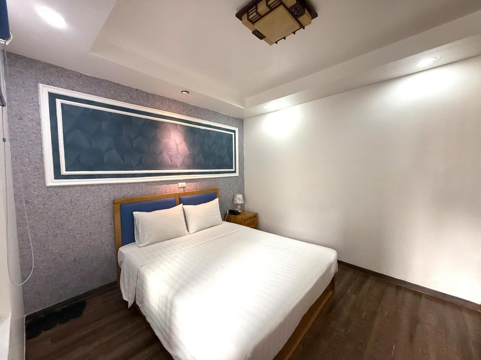 Và Khách sạn 3*